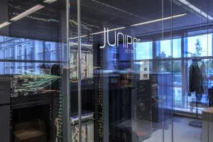ג'וניפר נטוורקס מאפשרת לראות מי מחובר לרשת ומה נעשה בה בעזרת יכולות בקרת גישה מבוססות סיכון ויישום VPN חדש
